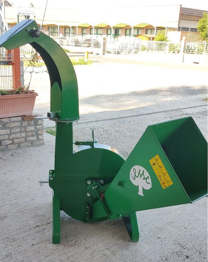 Mounted wood chipper IS130 IESSE Srl PTOdriven