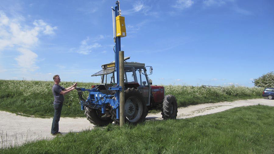 Hydraulic post driver TWY 340 KIDD FARM MACHINERY LTD tractormounted