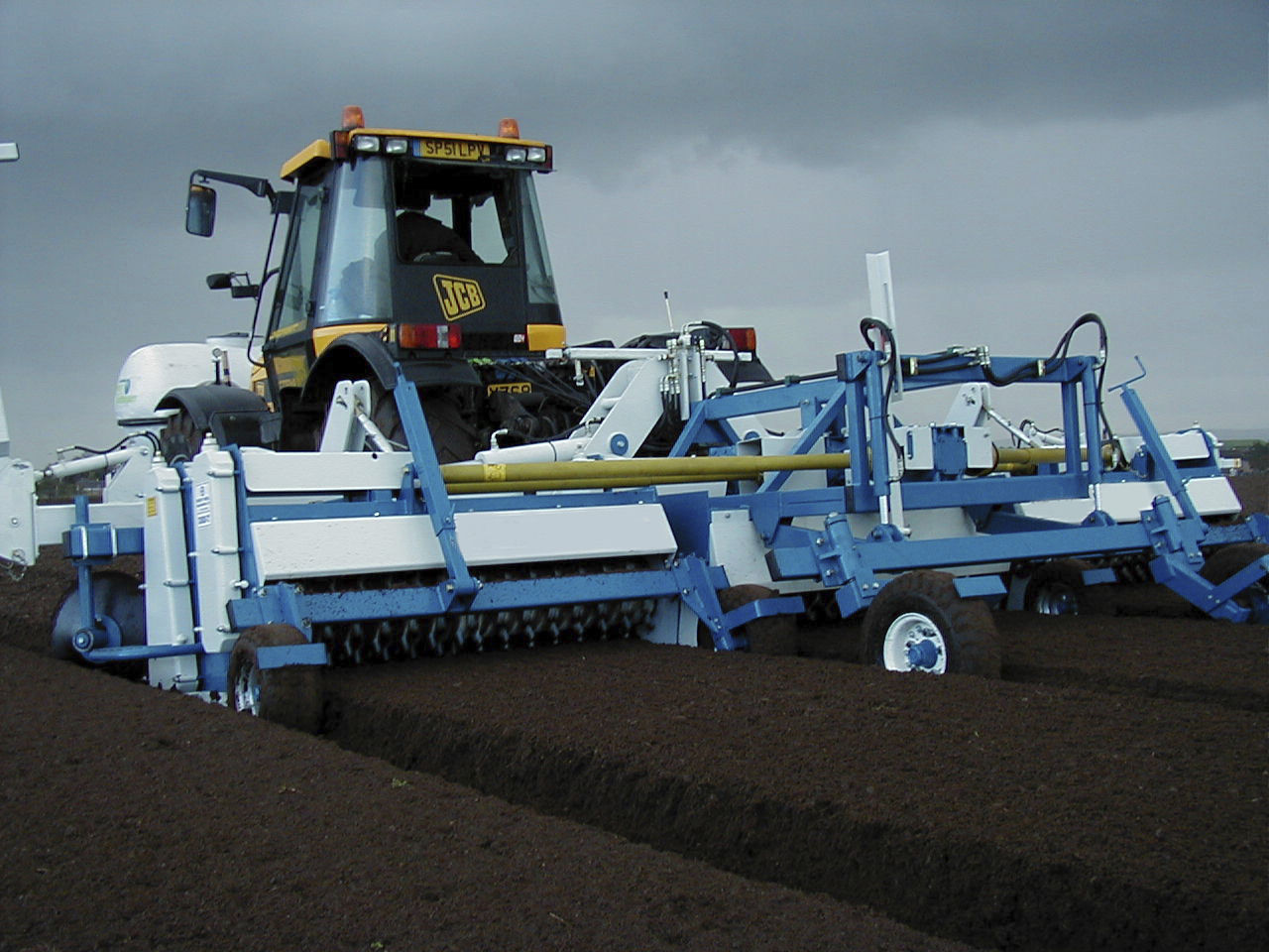 1row bed former SRB Niagri Engineering 2row / 3row / potato