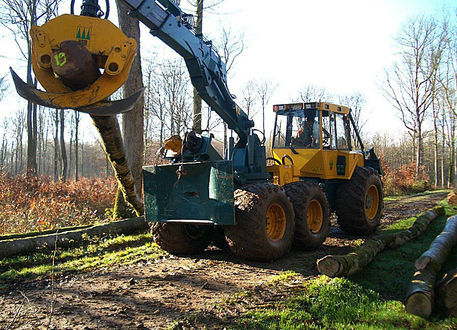 Forestry skidder with grab - 904Z 6WD - HSM Hohenloher Spezial ...