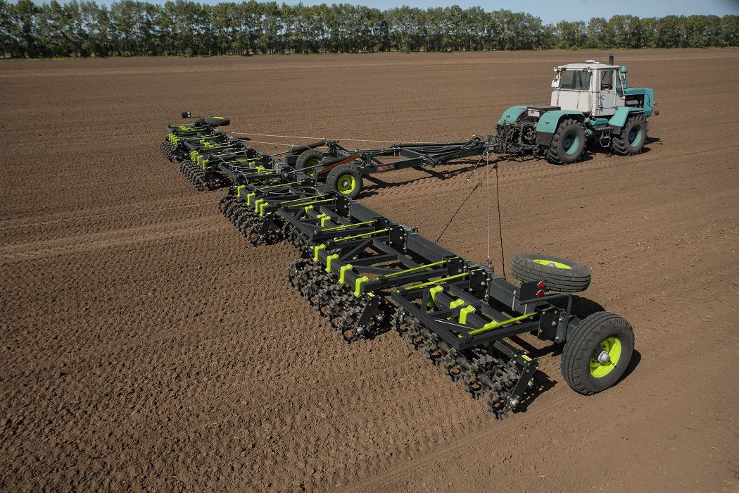 Compacting seedbed roller APU VELES Crosskill