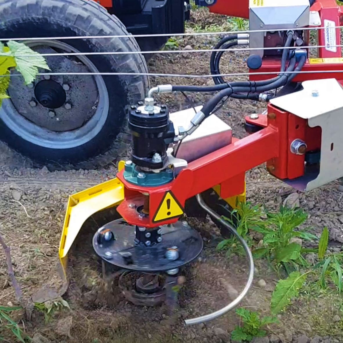 Tractormounted row crop cultivator LUCY JAGODA JPS Agromachines
