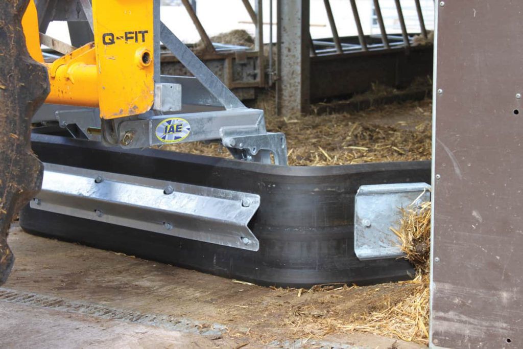 Ushaped manure scraper X180 iae rubber