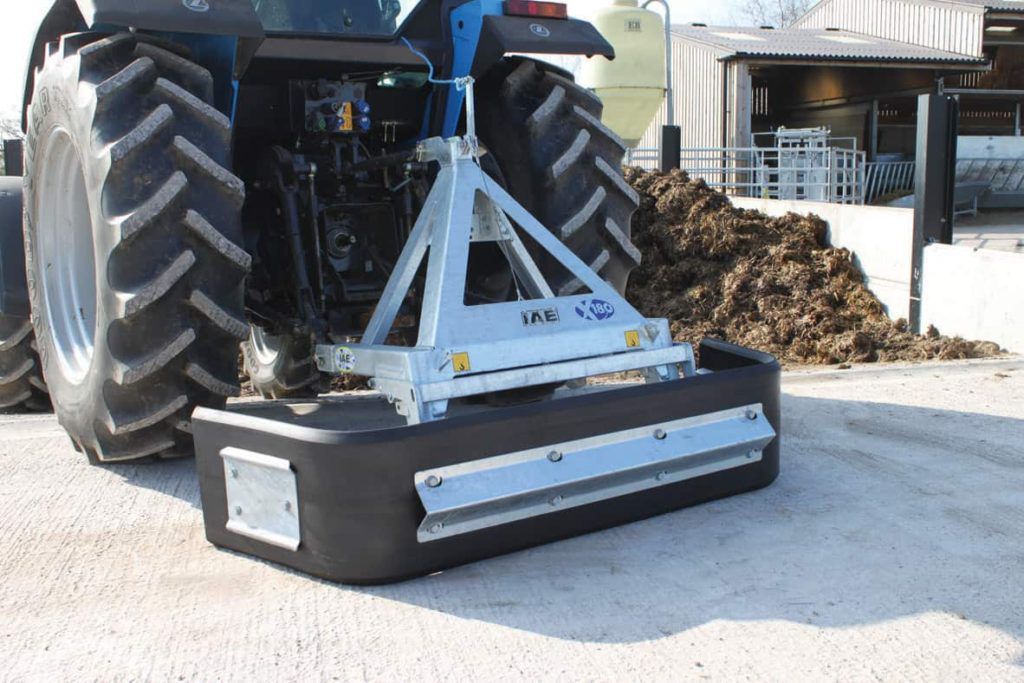 Ushaped manure scraper X180 iae rubber