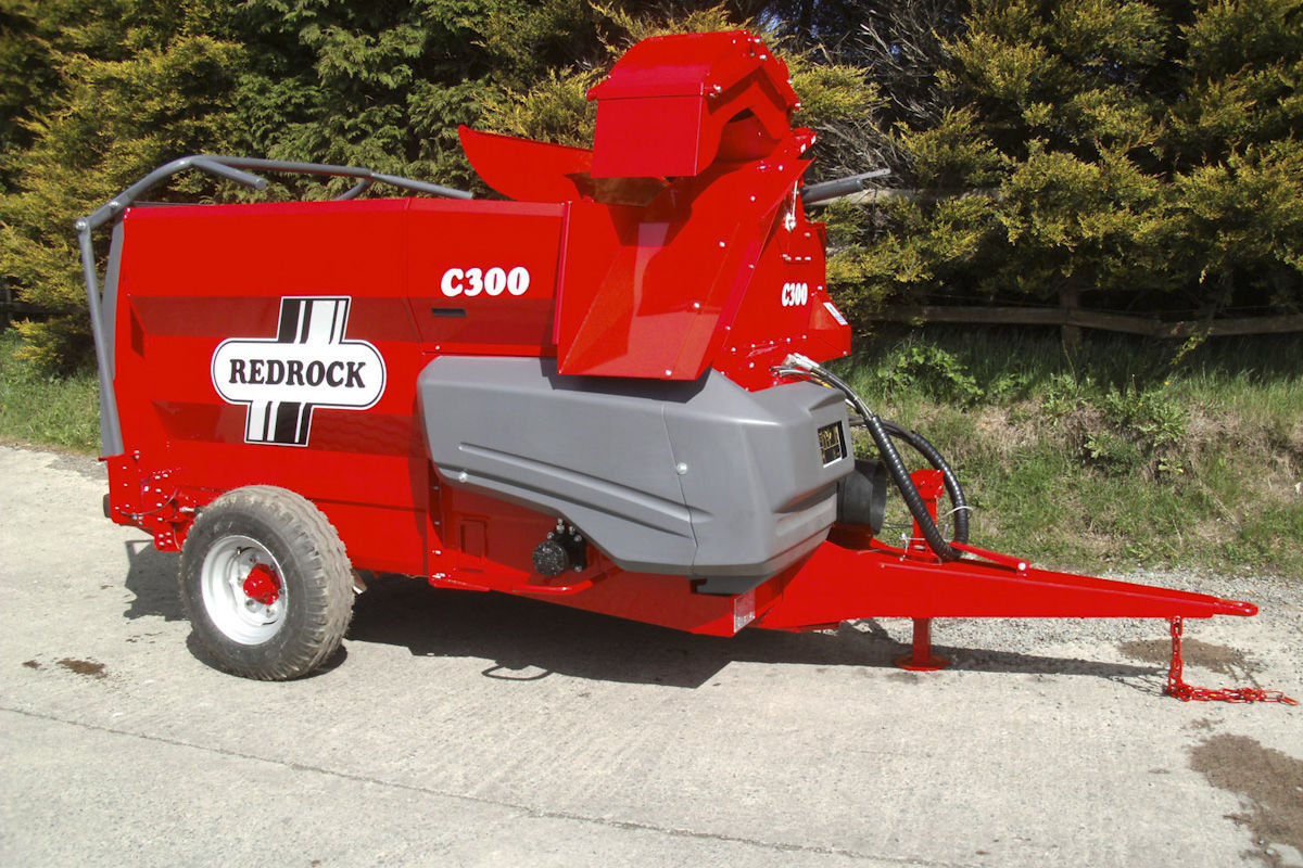 Towed straw blower C300 redrockmachinery feeding / PTOdriven