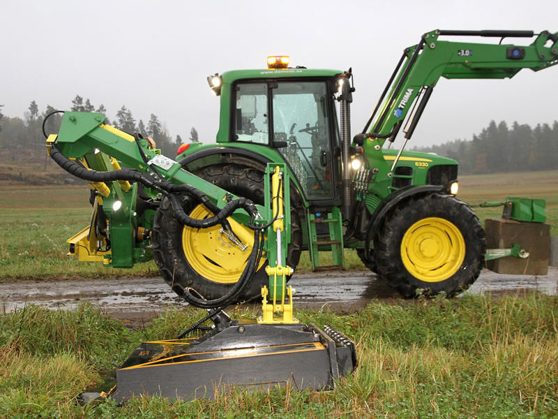 Mounted reach mower DHP/AV 33000 osma flail / folding / PTOdriven