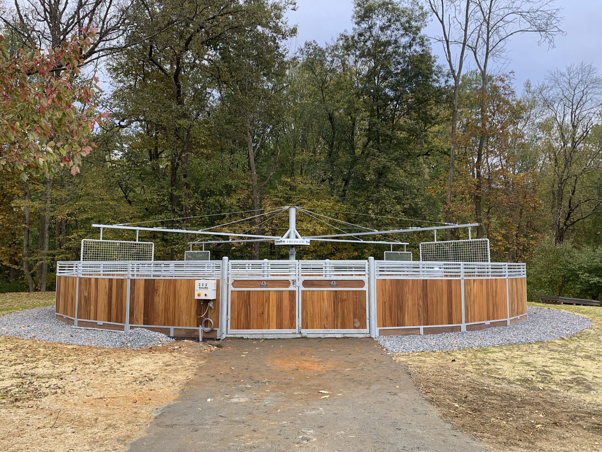 Round horse walker FREIMATIC & TEOMATIC Röwer & Rüb GmbH