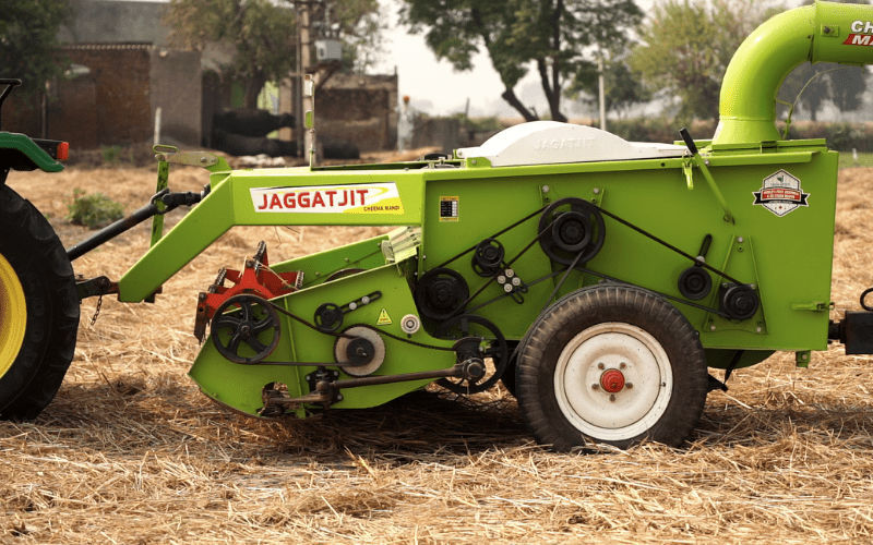 Towed straw blower Saron Mechanical Works selfunloading