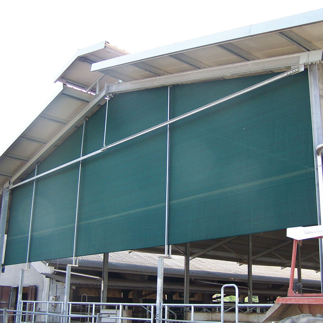 Shade curtain Erilon Srl for livestock farming / motorized / automatic