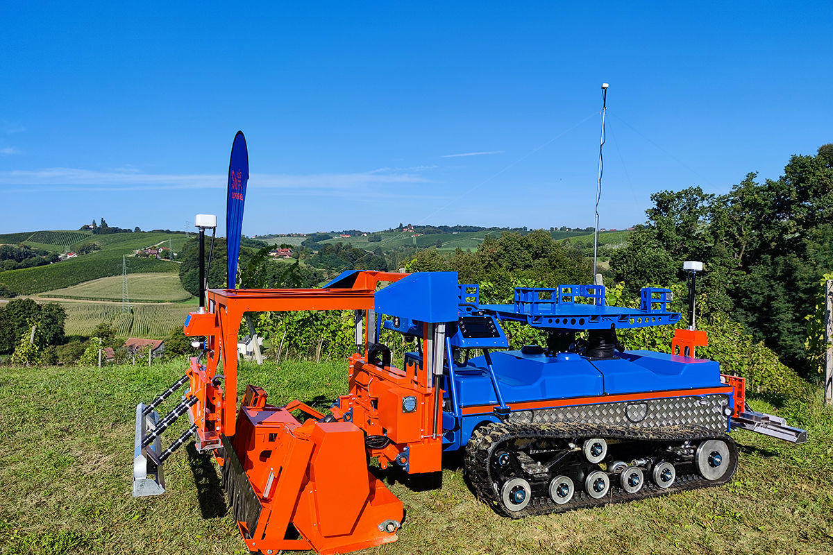 Robotic mulcher - SLOPEHELPER - self-propelled / forehead / drum