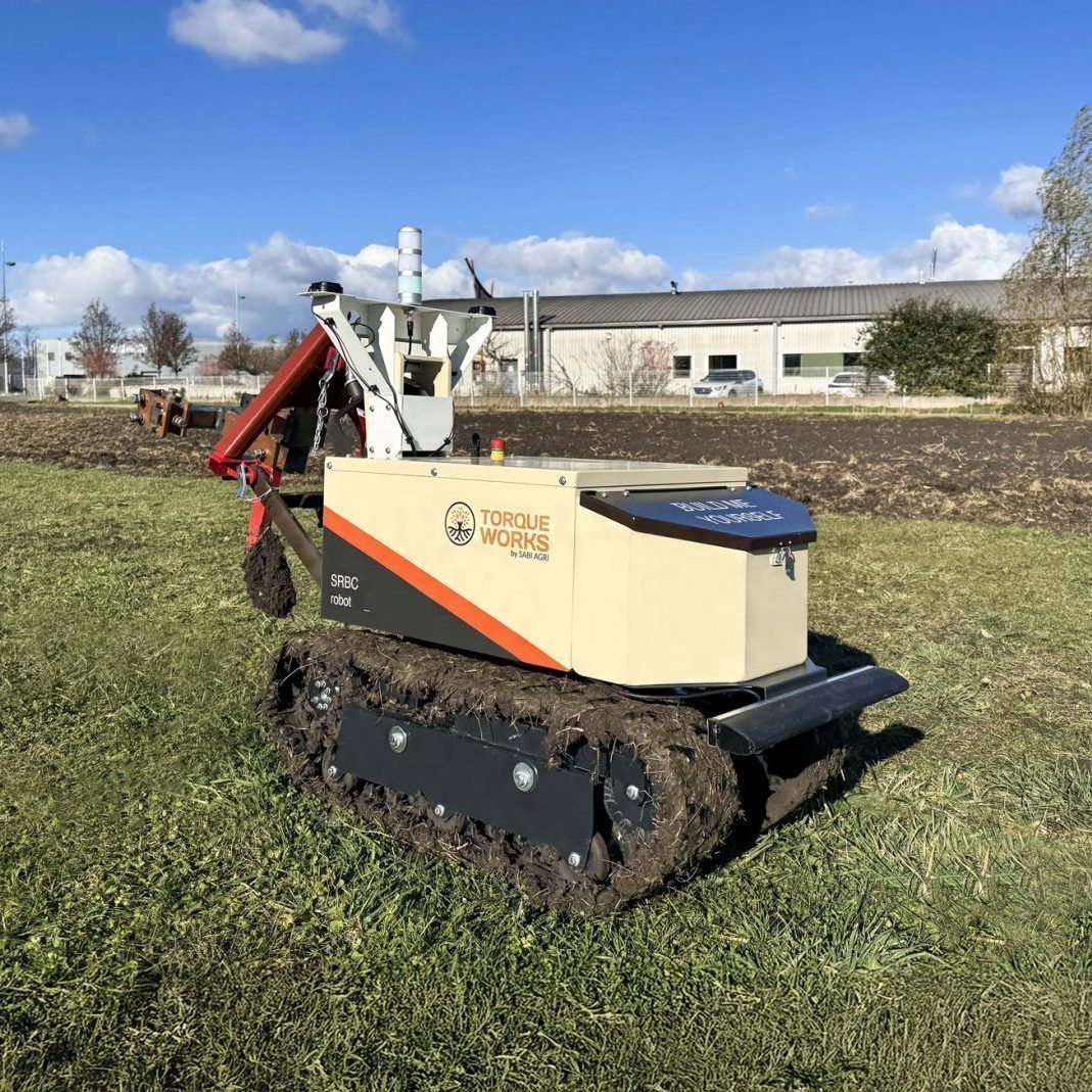 Weeding robot - SRBC - Sabi Agri - transporting / autonomous