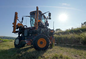 straddle tractor