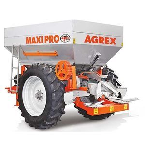 towed fertilizer spreader