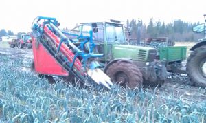 leek harvester