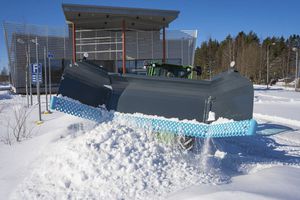 snowplow blade with hydraulic adjustment