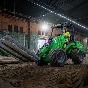 rubber-tired loader