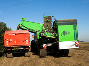 Potato Harvester Machine - 220B Variant - AVR Bvba - Towed / 2-row