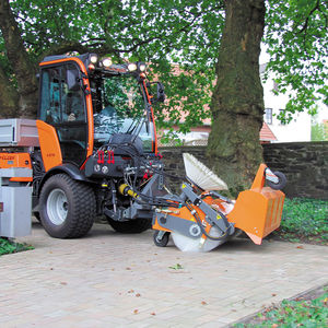 mounted sweeper / groundcare / front-mount / aligning
