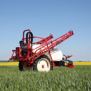 trailed sprayer / folding arms / adjustable ground clearance