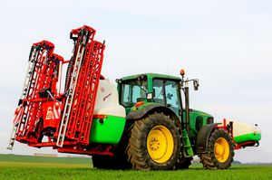 mounted sprayer / folding arms