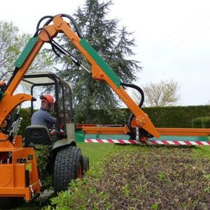 hydraulic hedge trimmer