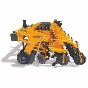 4-rows strip-tiller