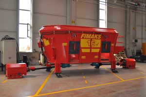vertical feed mixer