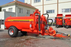 single-axle slurry spreader