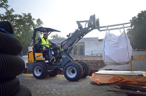 rubber-tired loader