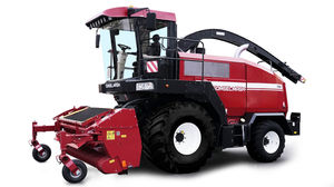 self-propelled forage harvester