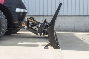 row-crop tractor front linkage