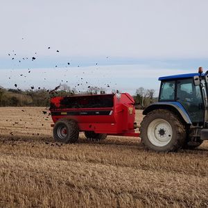 trailed manure spreader