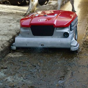 robotic manure scraper