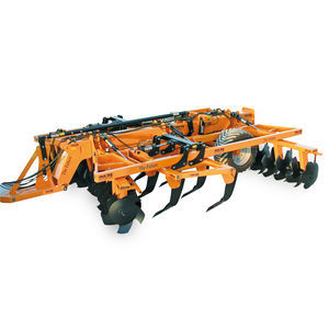 subsoiler with hydraulic adjustment