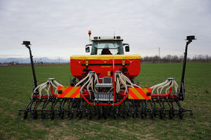 hydraulic seed drill