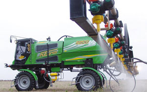self-propelled sprayer