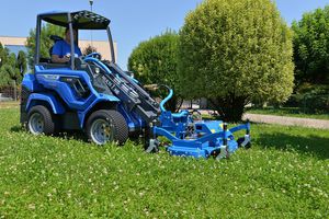 zero-turn lawn mower