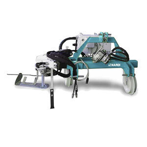 inter-row tool carrier arm 1
