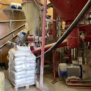 feed mill with hammer mill