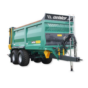 towed manure spreader