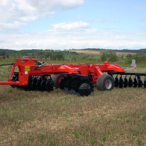 towed disc harrow