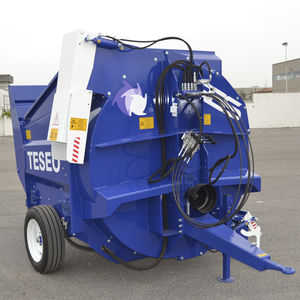 towed straw spreader