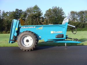 trailed manure spreader / verticals beaters / single-axle