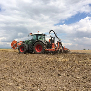 mounted drag hose applicator