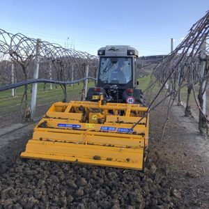 PTO-driven spading machine 1