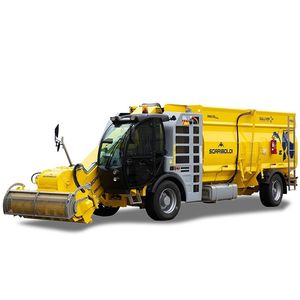 horizontal mixing wagon
