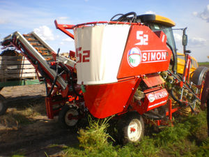 carrot harvester machine