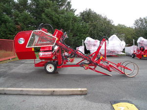 carrot harvester machine