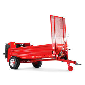 towed manure spreader