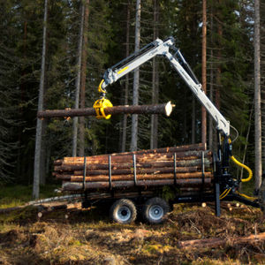 trailer-mounted forestry crane 1